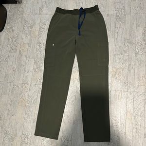 Men’s FIGS Axim scrub pants MOSS, size small